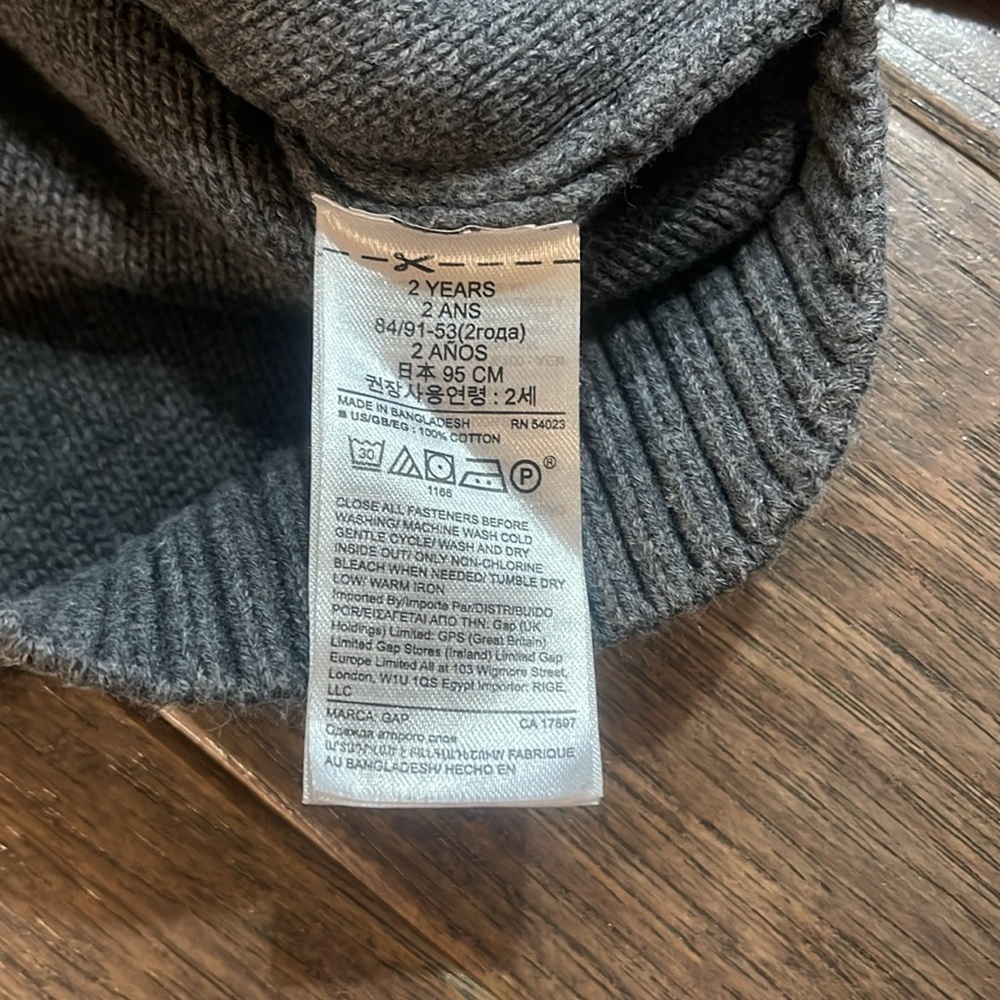 Baby Gap sweater - Picture 4 of 6